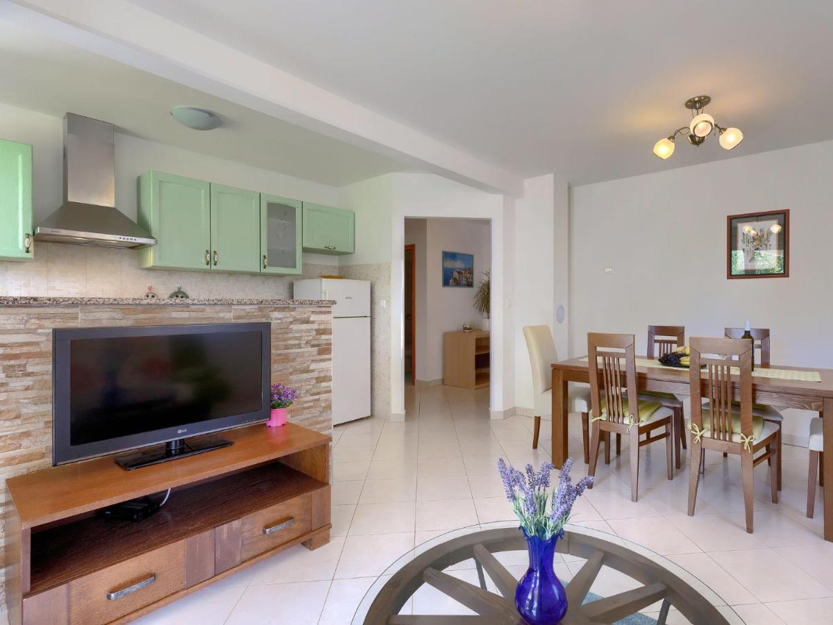 Holiday Home Carla - Lbn429 By Interhome Лабин Екстериор снимка